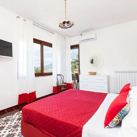 Estate4home - Louise Sorrento